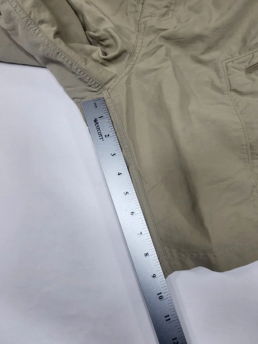 The North Face Mens Belted Hiking Cargo Shorts Khaki Tan Size XXL Regular